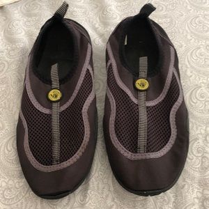 Body glove water shoes